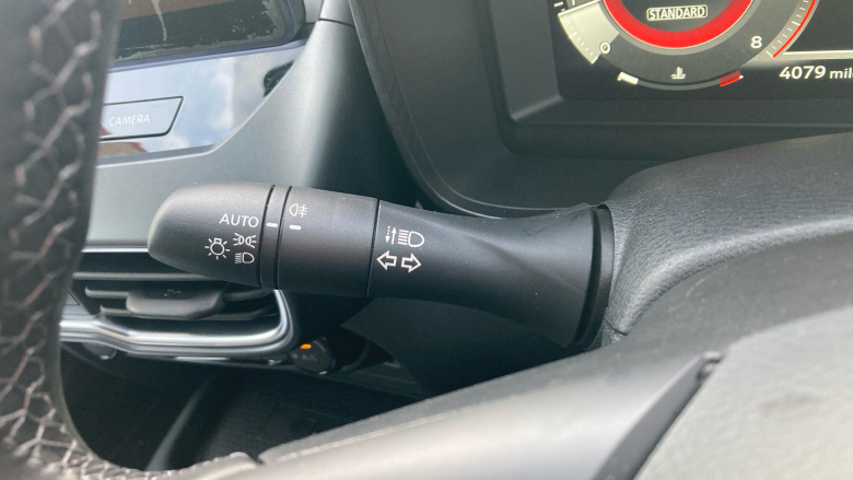 Nissan Juke 1.0 DiG-T N-Connecta 5dr Petrol Hatchback